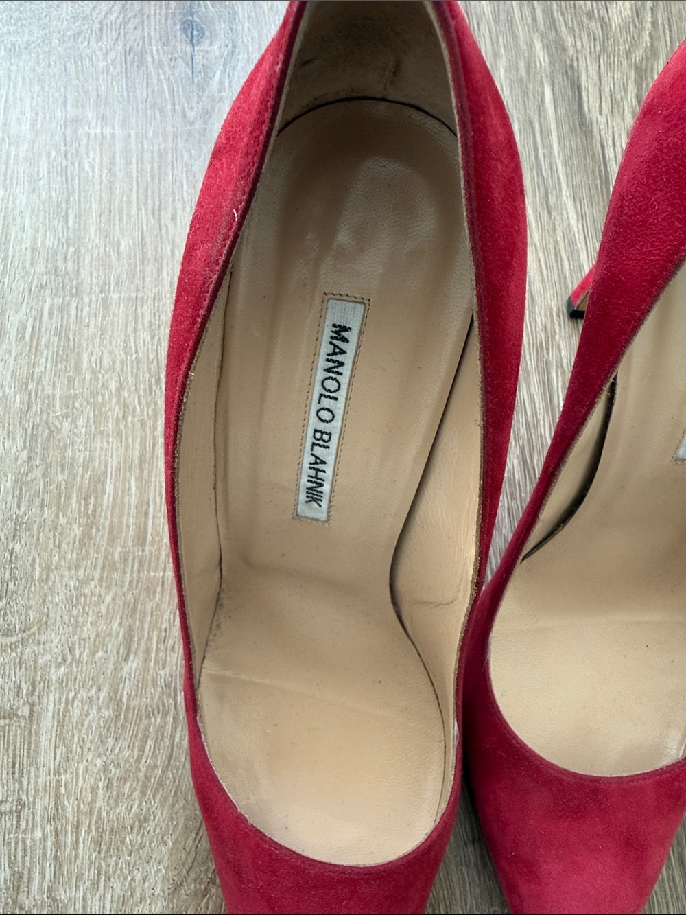 Manolo Blahnik Crimson Suede Pointed-Toe Pumps - Picture 9 of 10